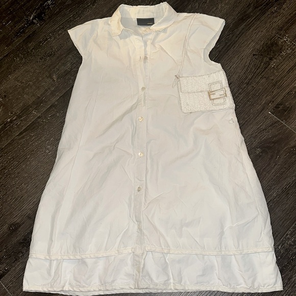 This is A White & Gold Fendi Dress size 6 for Girls